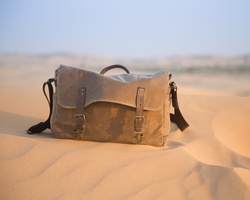 2012 10-Abu Dhabi My Ona Union Street Camera Bag